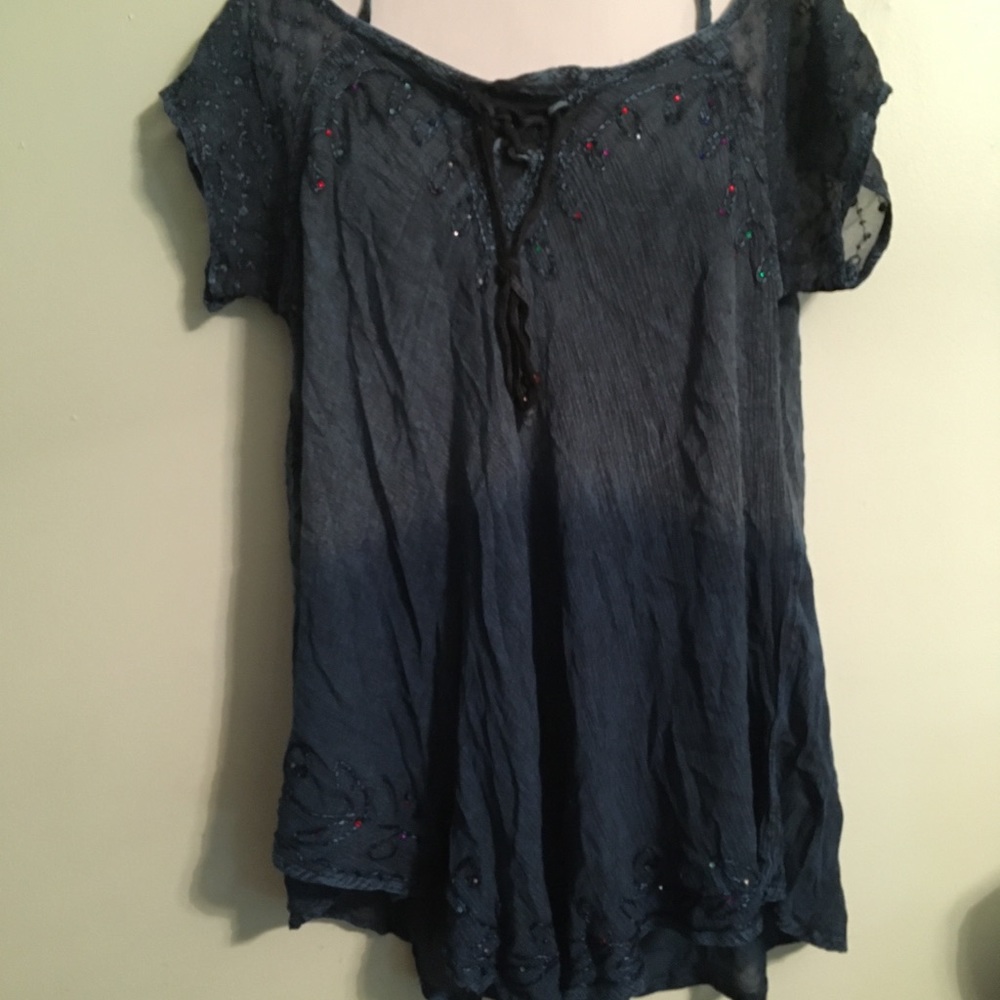 Off shoulder blue gem top